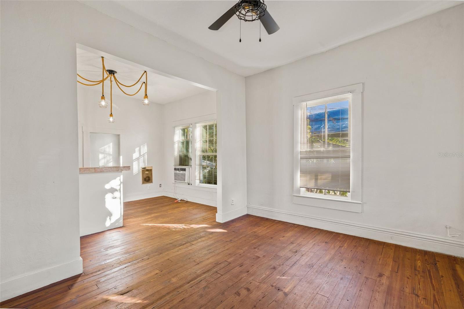 CENTRAL PARK BLKS 1 2 4 TO 12 - Residential