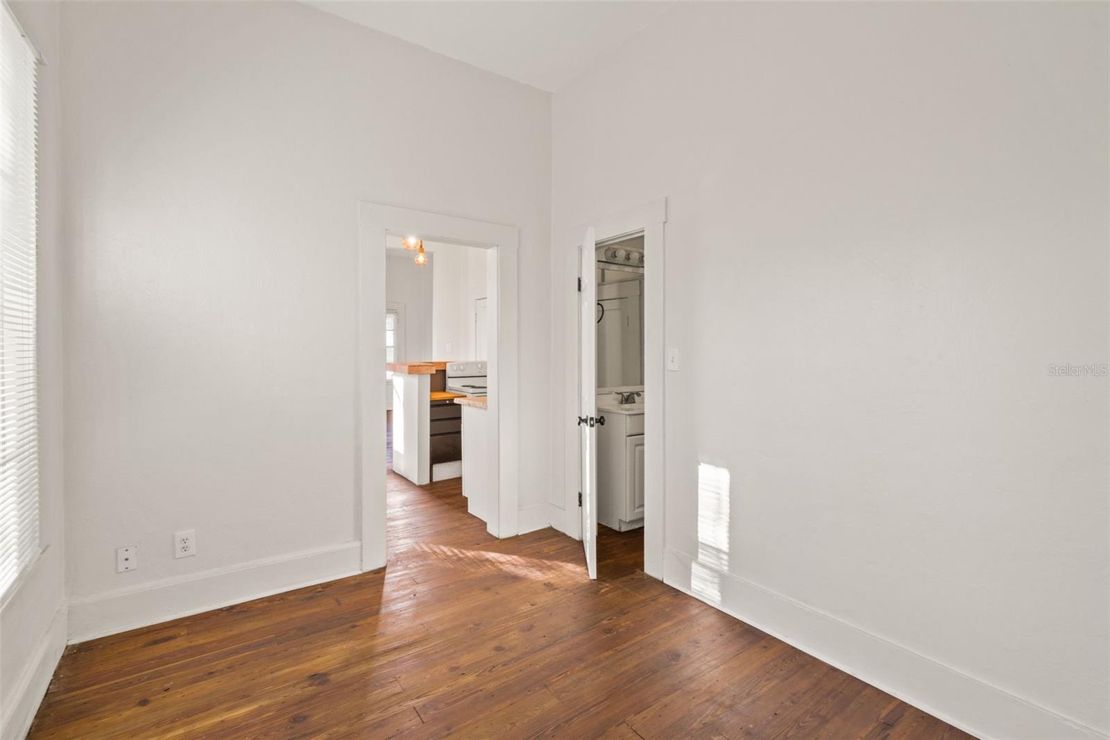 CENTRAL PARK BLKS 1 2 4 TO 12 - Residential