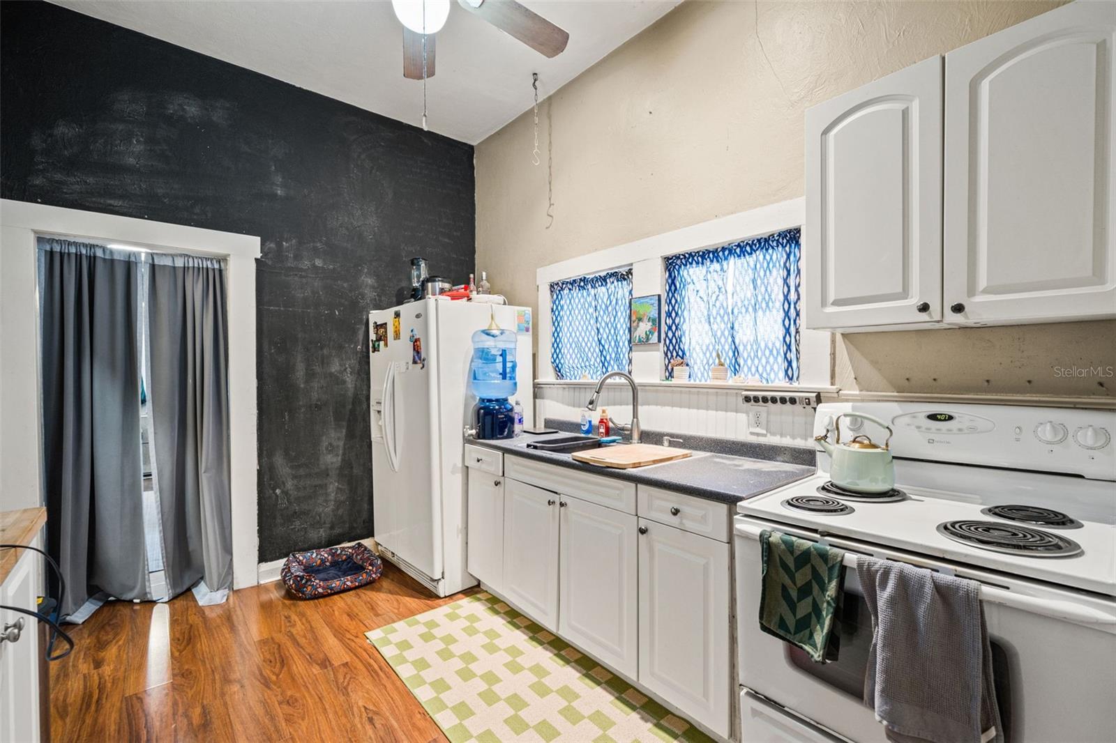 CENTRAL PARK BLKS 1 2 4 TO 12 - Residential