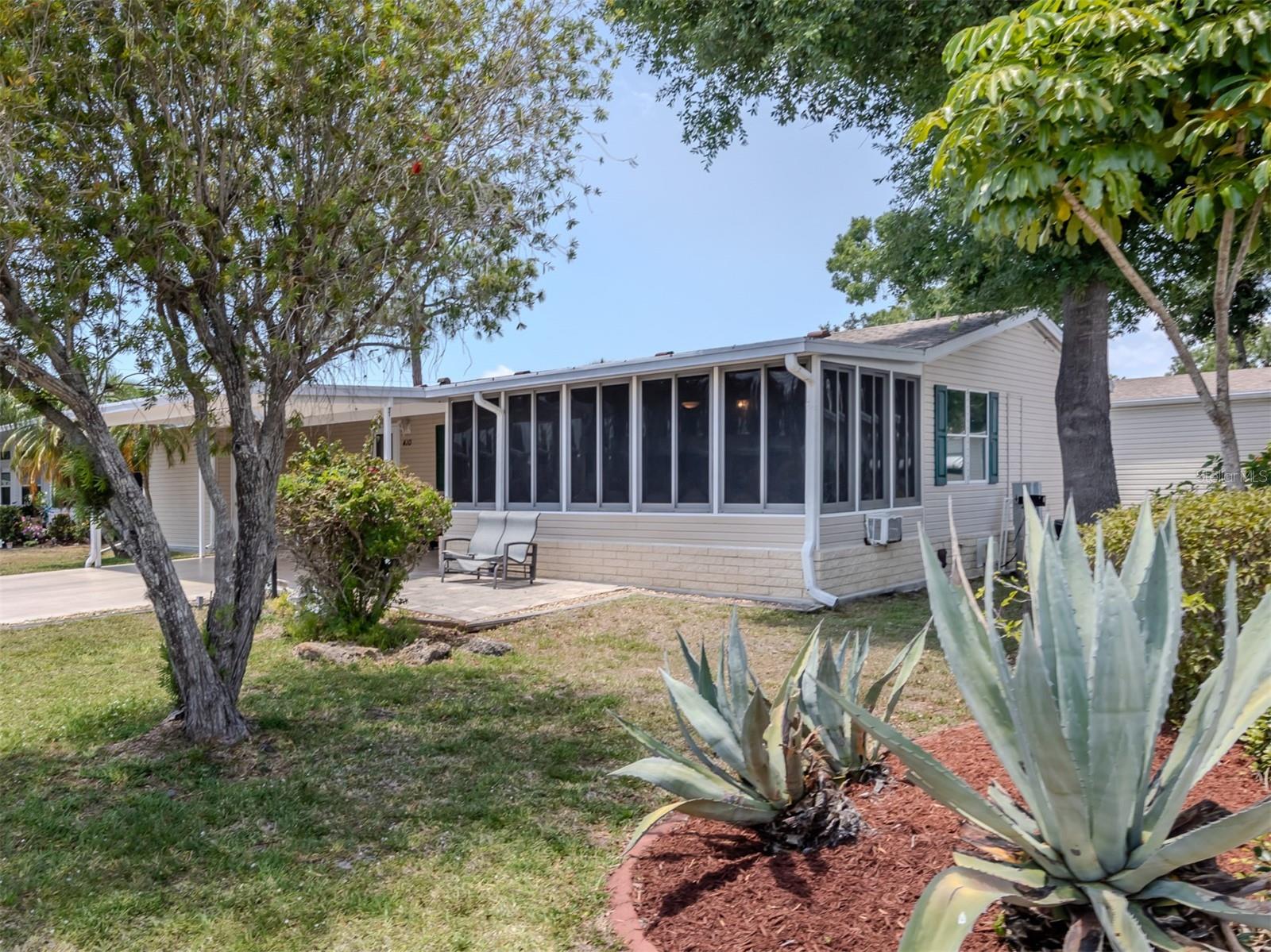 410 WOODALE COURT