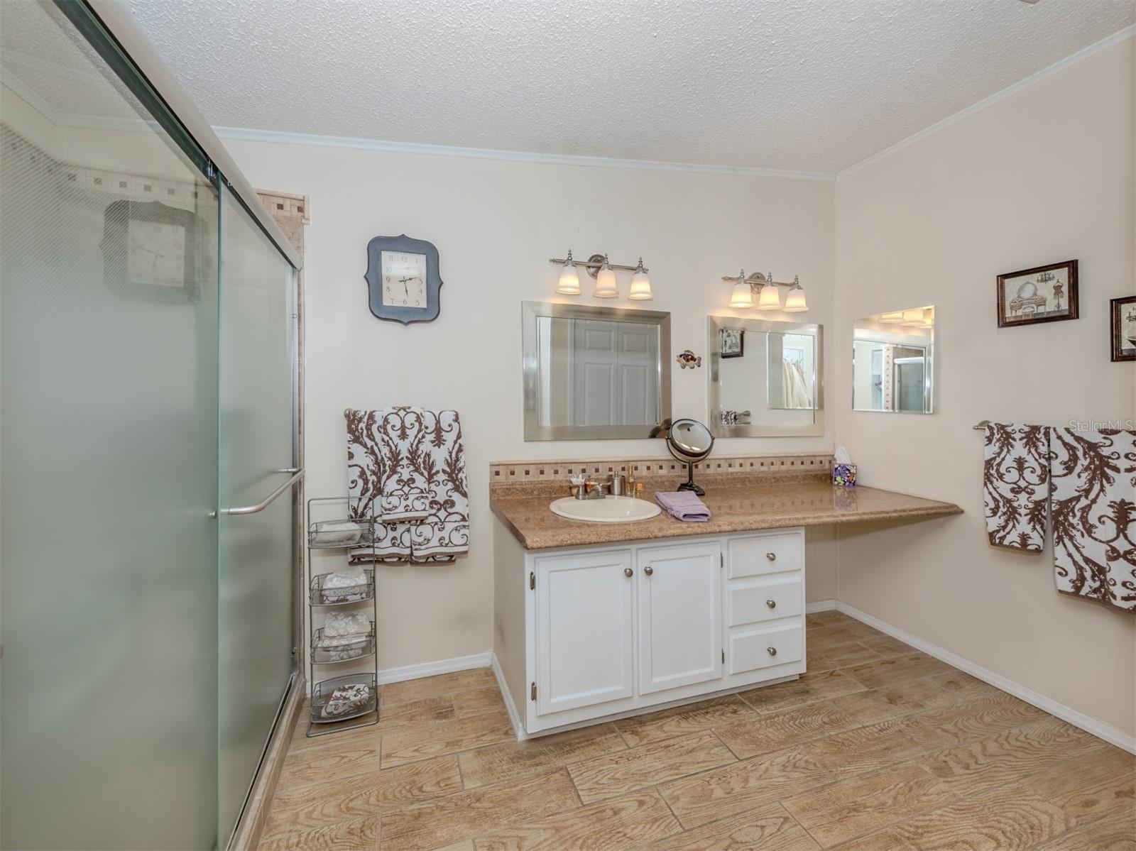RIVERWALK MHP CO-OP - Residential