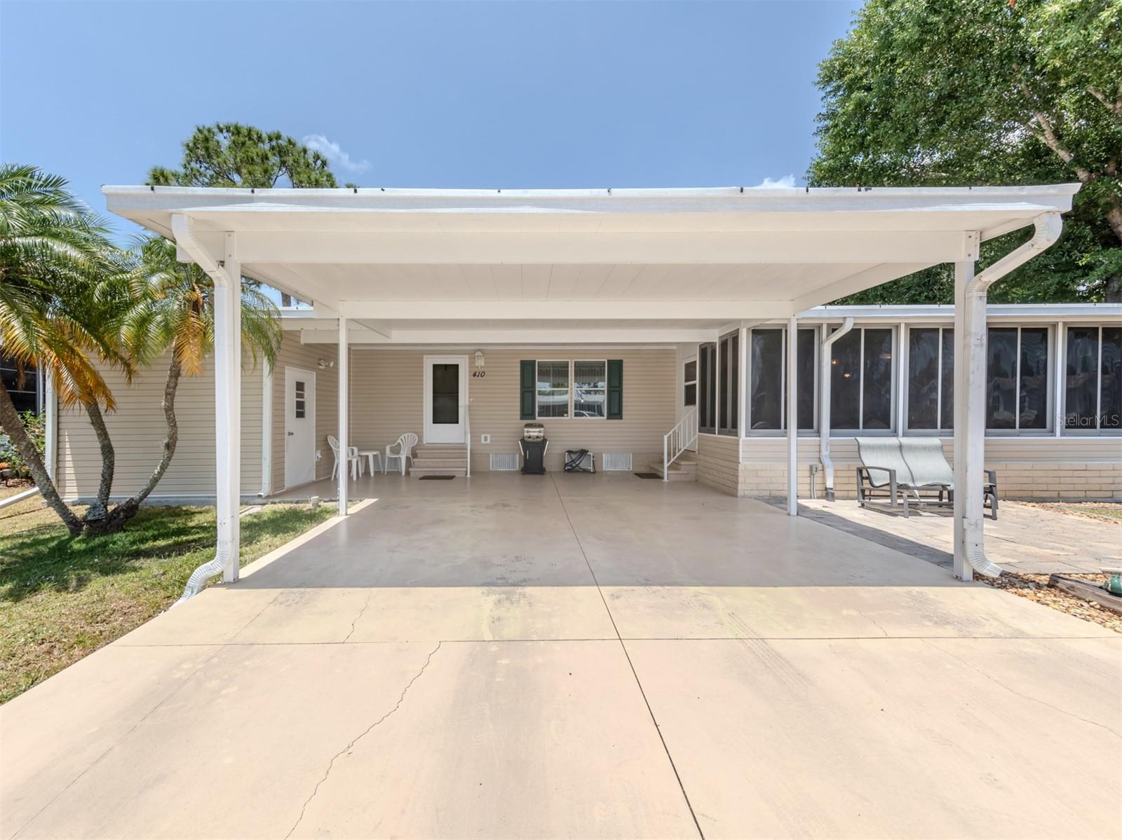 410 WOODALE COURT