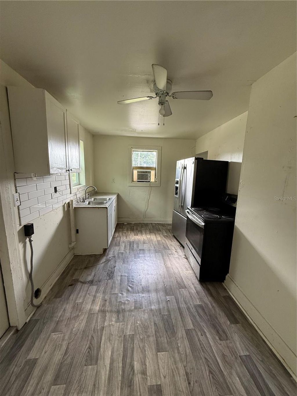 Photo of 2712 E Columbus Drive, Tampa, FL 33605 (MLS # TB8520144)