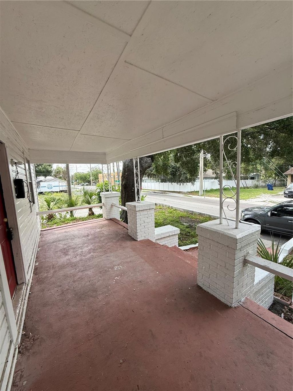 Photo of 2712 E Columbus Drive, Tampa, FL 33605 (MLS # TB8520144)
