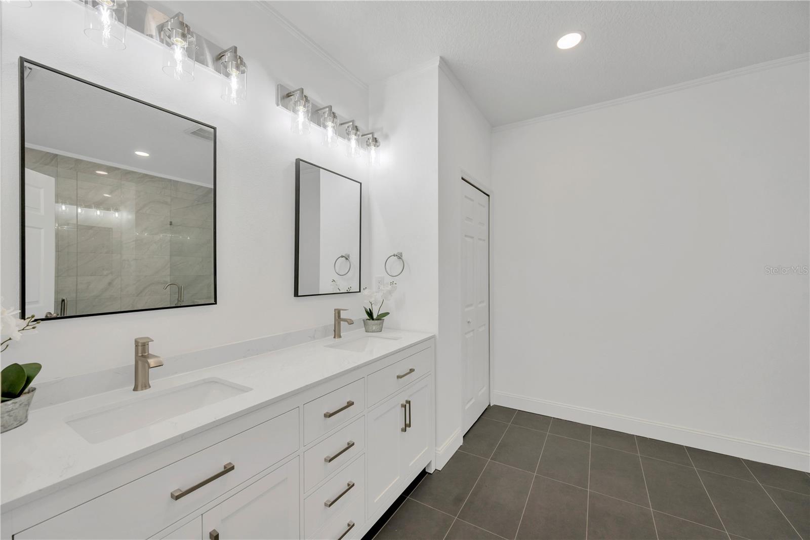 HICKORY HILL ACRES - Residential