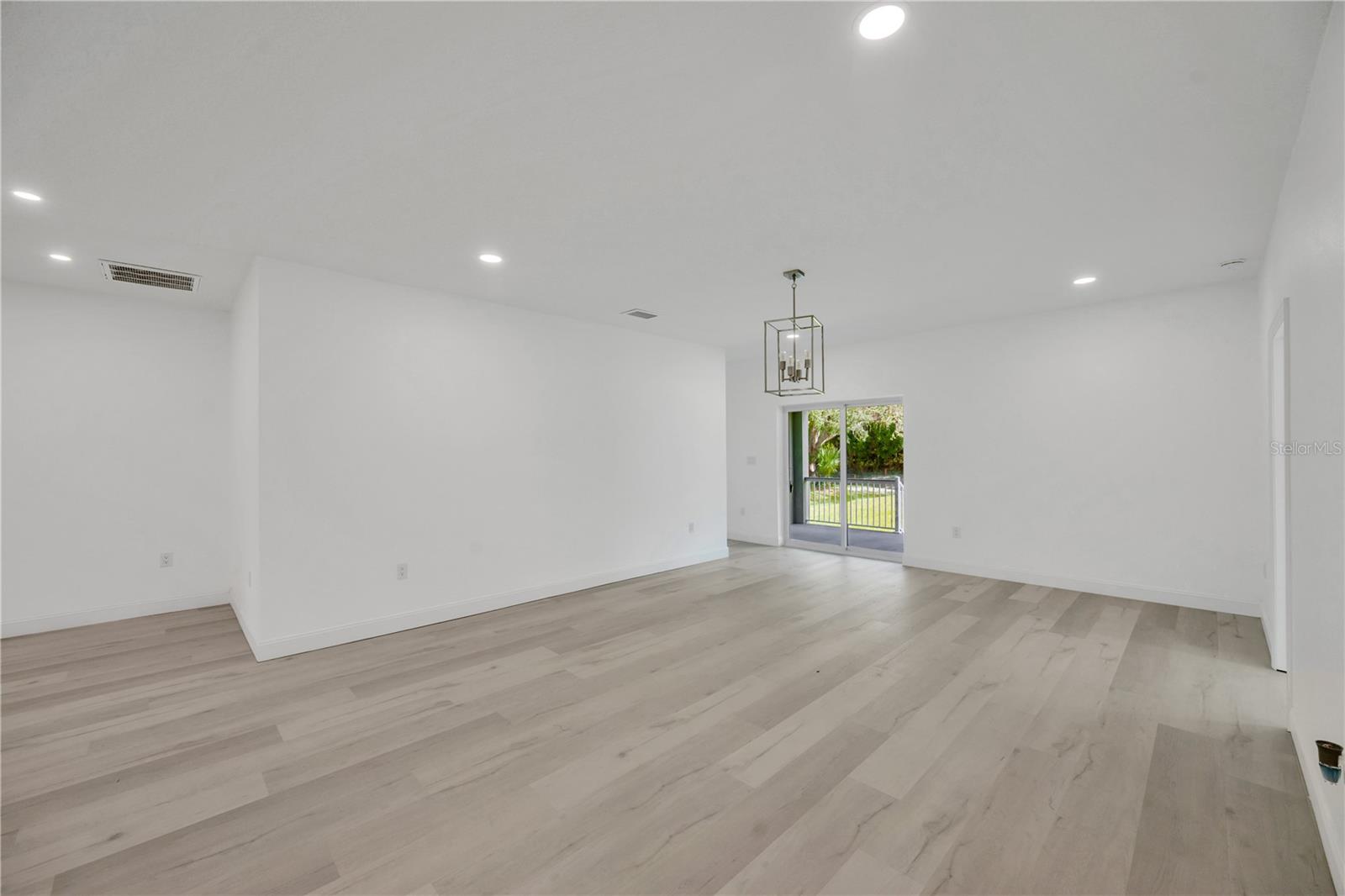 HICKORY HILL ACRES - Residential