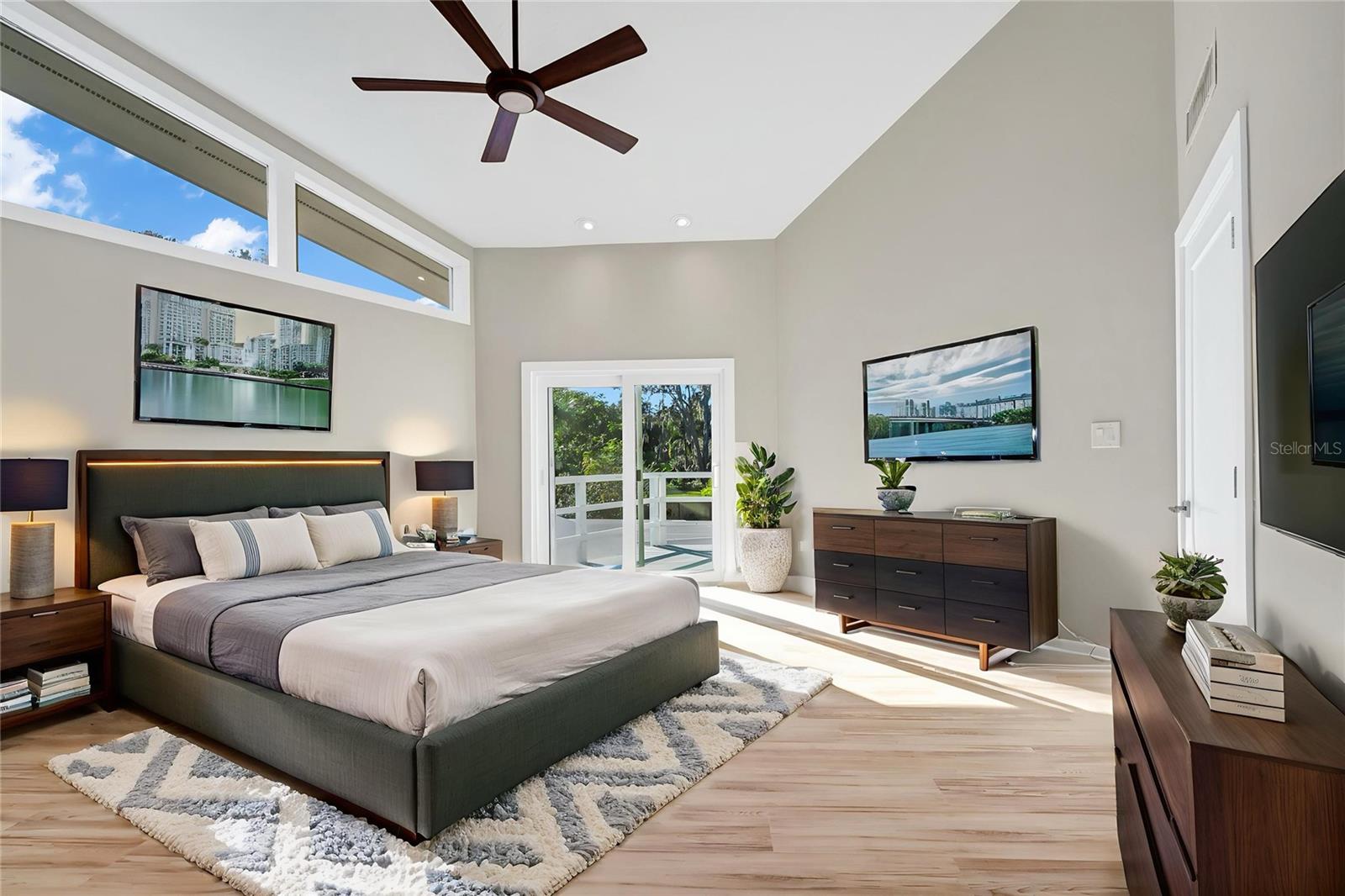 BAY HILL SEC 04 - Residential