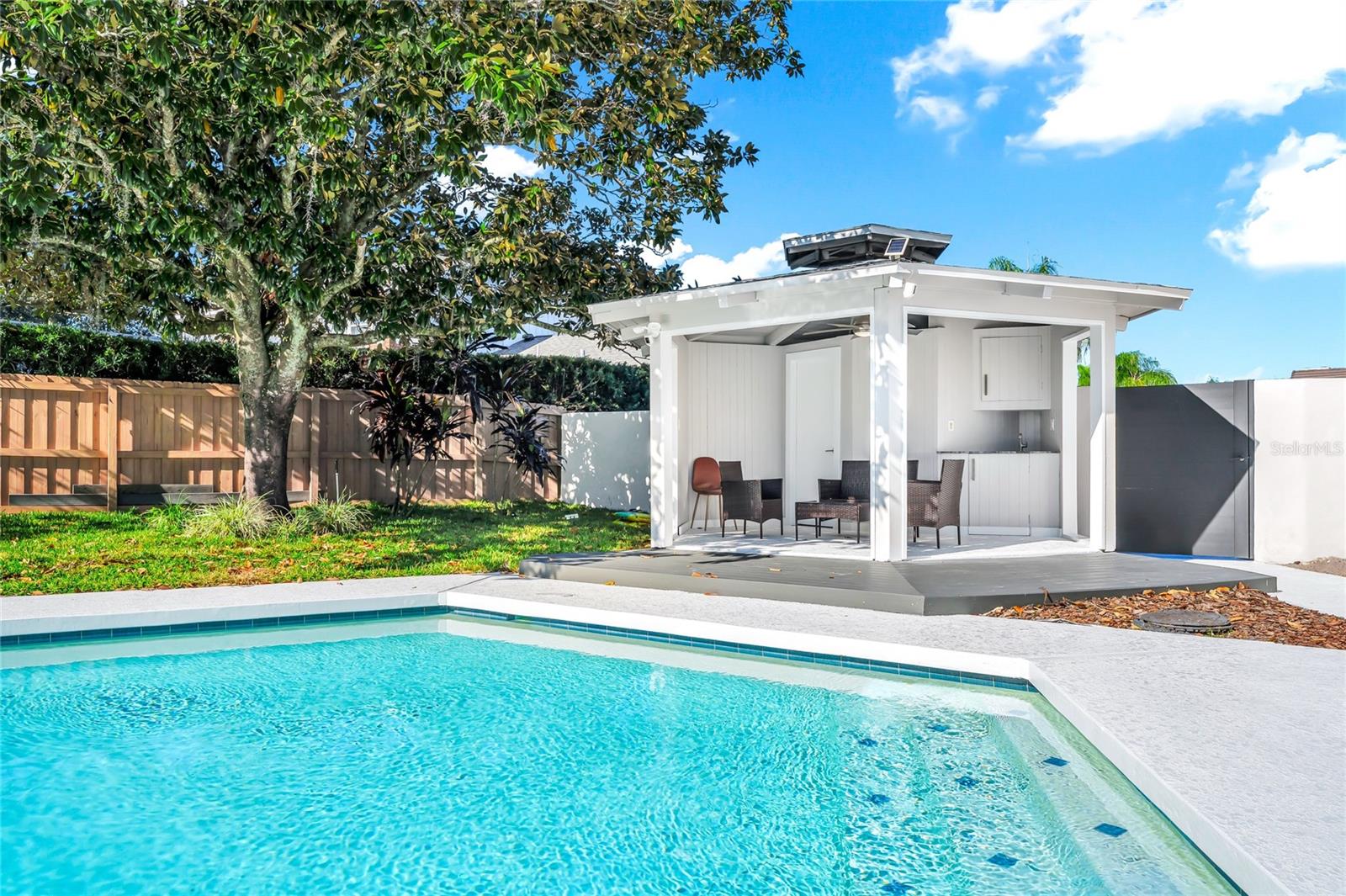 BAY HILL SEC 04 - Residential