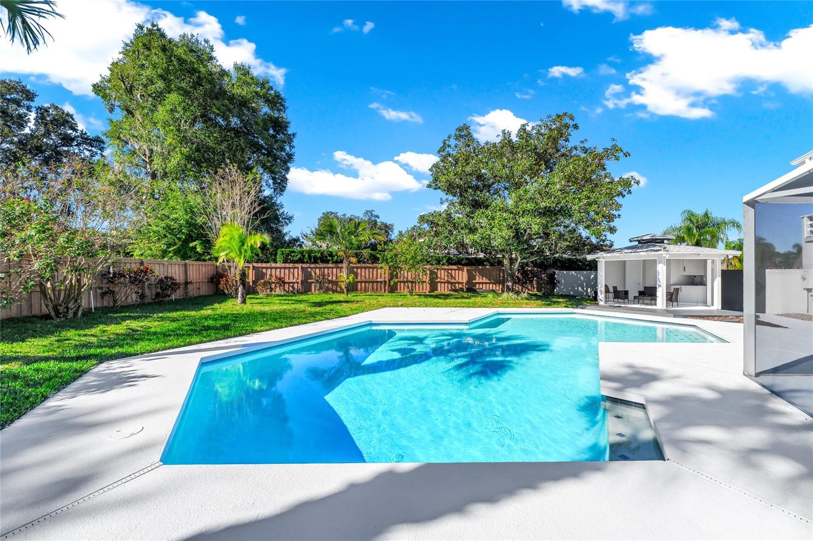 BAY HILL SEC 04 - Residential