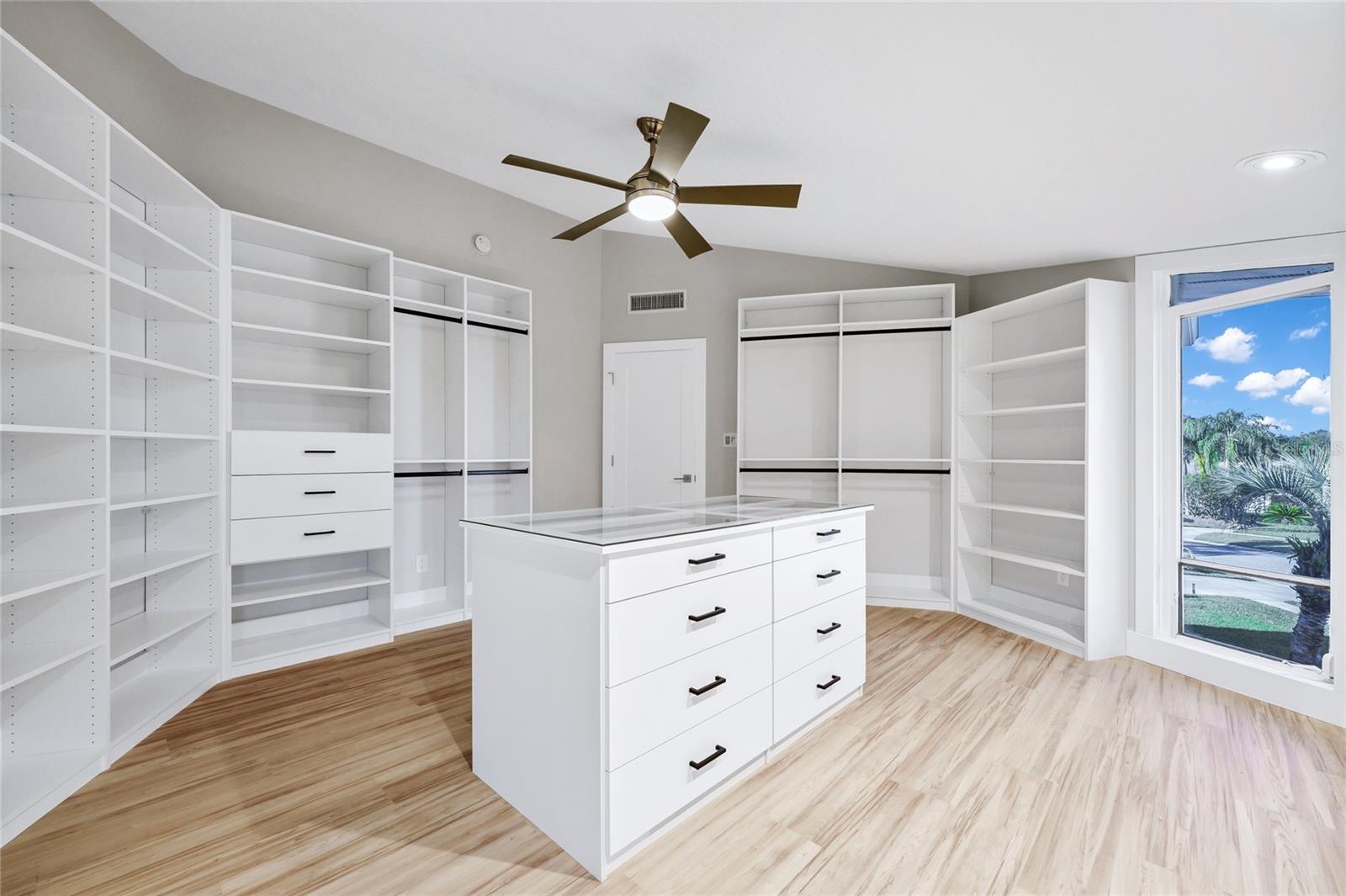 BAY HILL SEC 04 - Residential