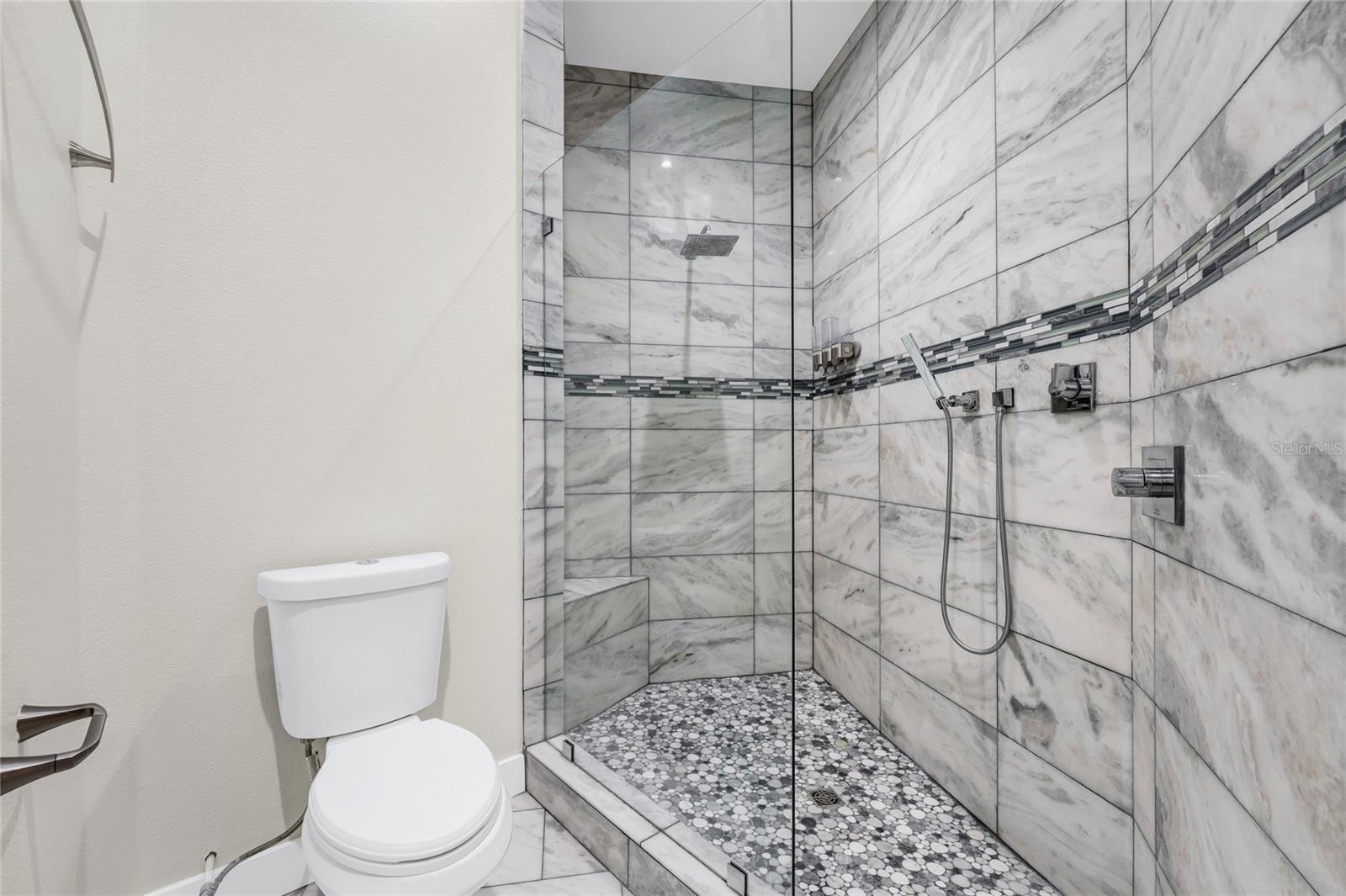 BAY HILL SEC 04 - Residential