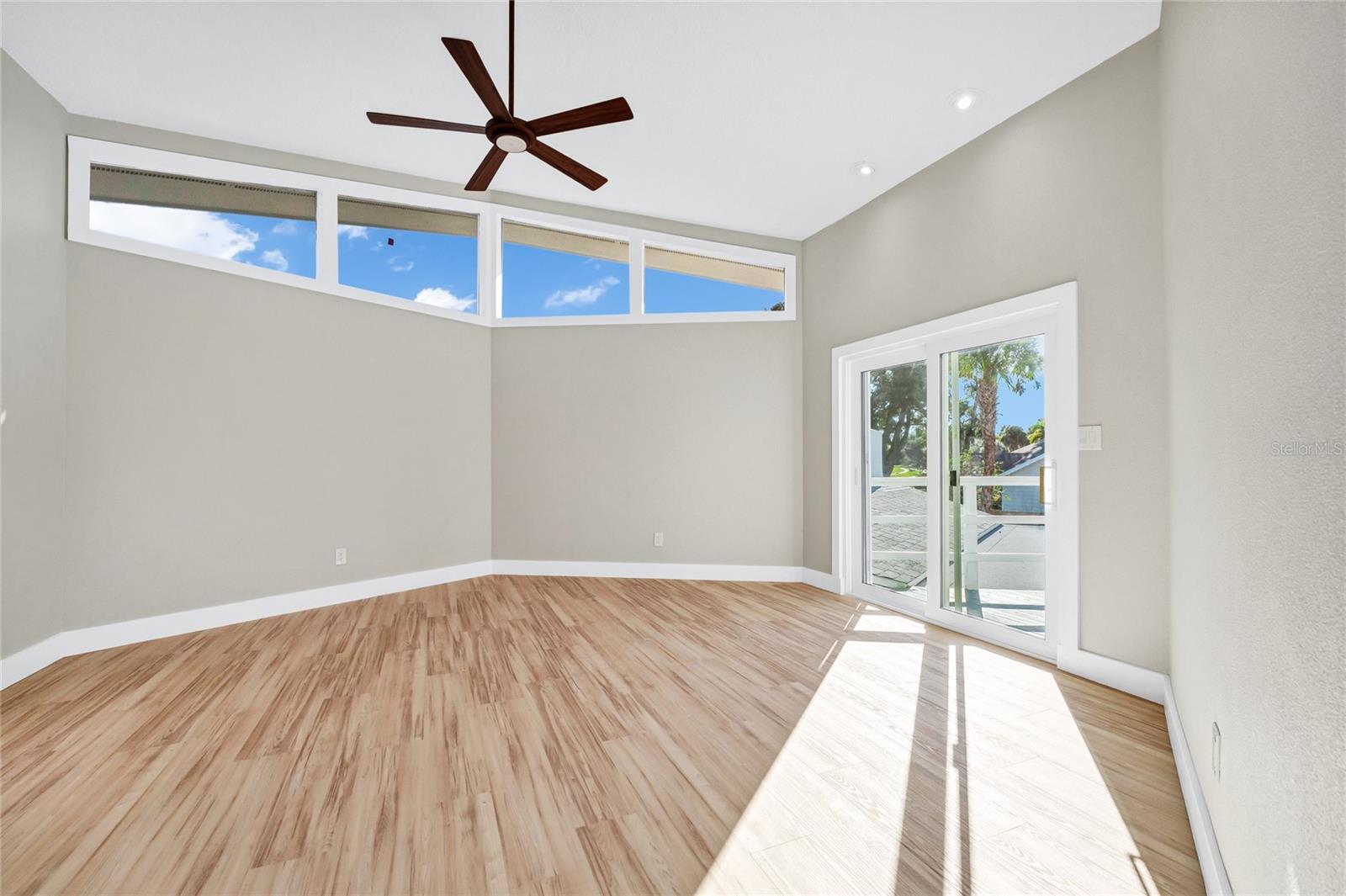 BAY HILL SEC 04 - Residential