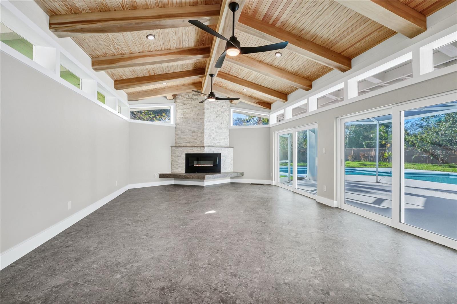 BAY HILL SEC 04 - Residential