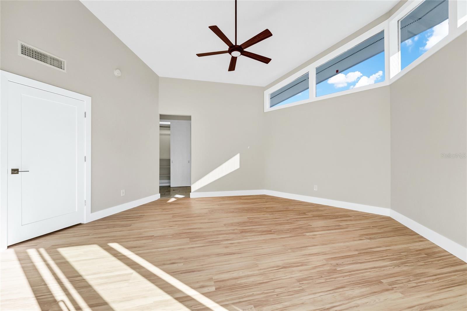 BAY HILL SEC 04 - Residential