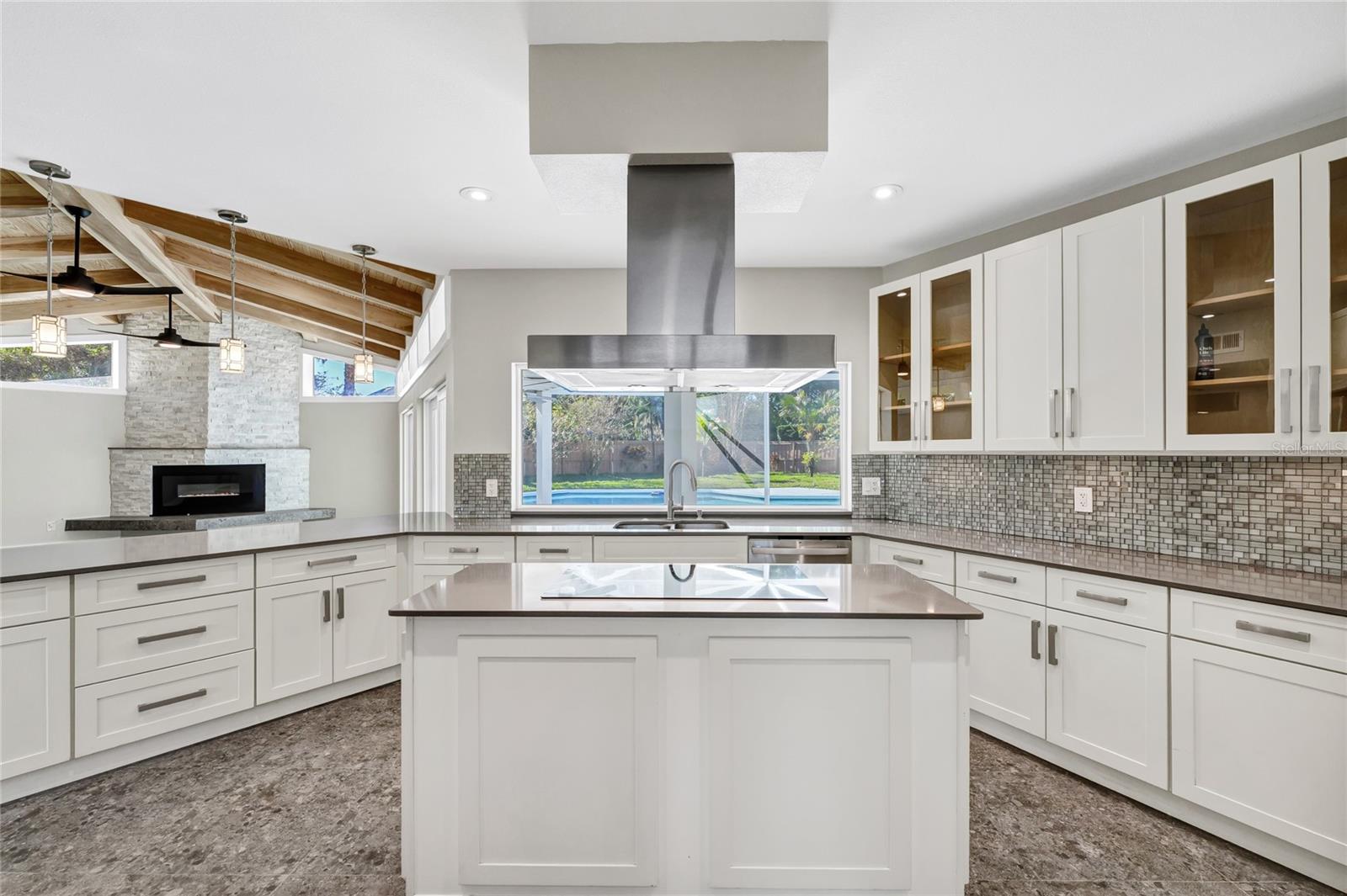 BAY HILL SEC 04 - Residential