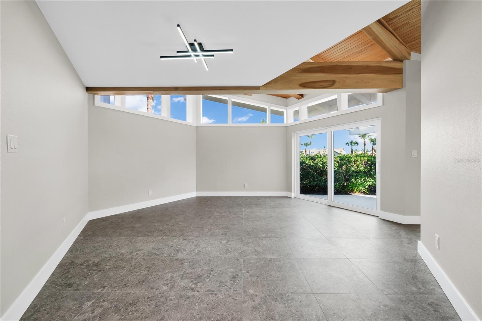 BAY HILL SEC 04 - Residential