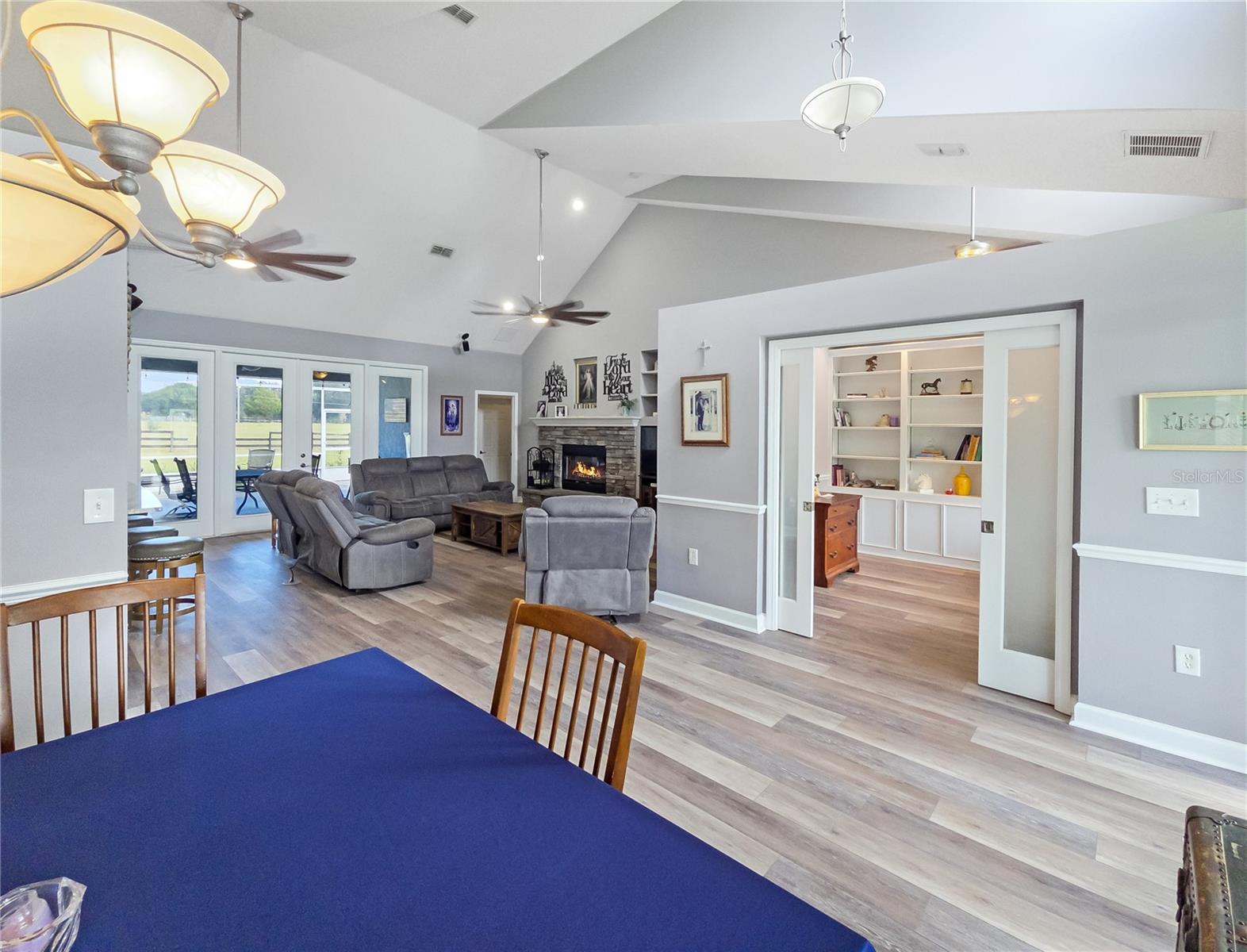 CROSS TIE RANCHES - Residential