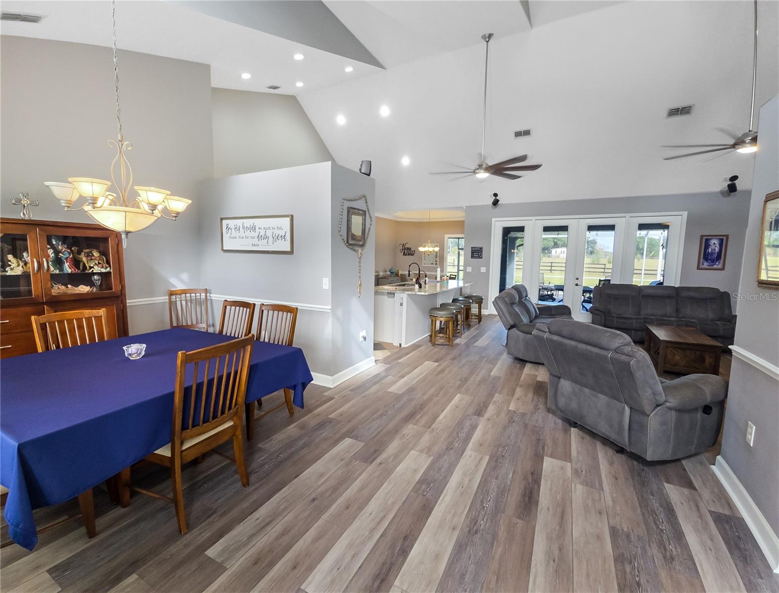 CROSS TIE RANCHES - Residential