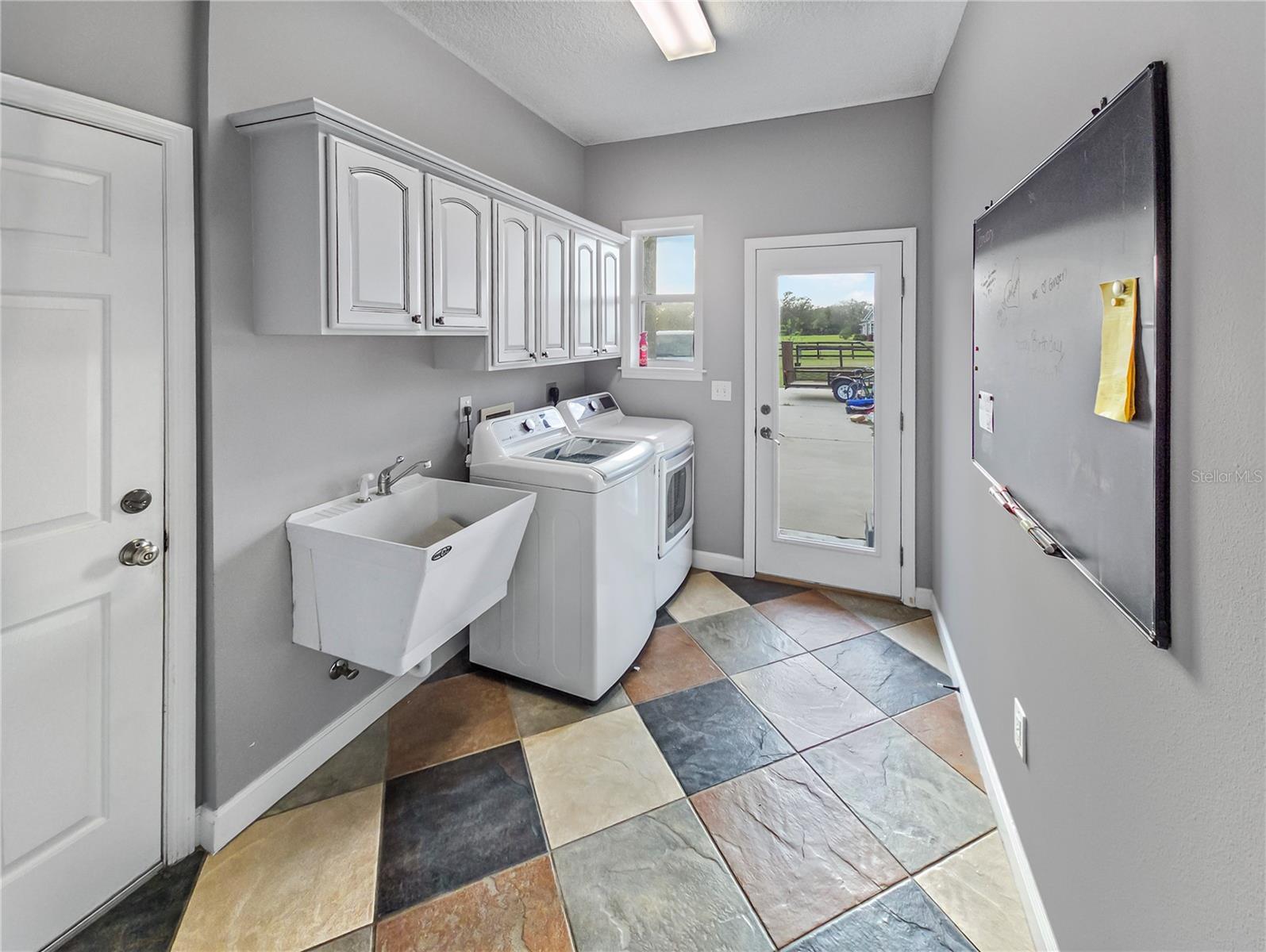 CROSS TIE RANCHES - Residential