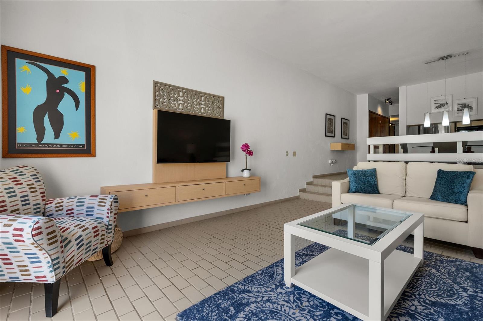 CRESCENT COVE CLUB CONDOMINIUM - Residential