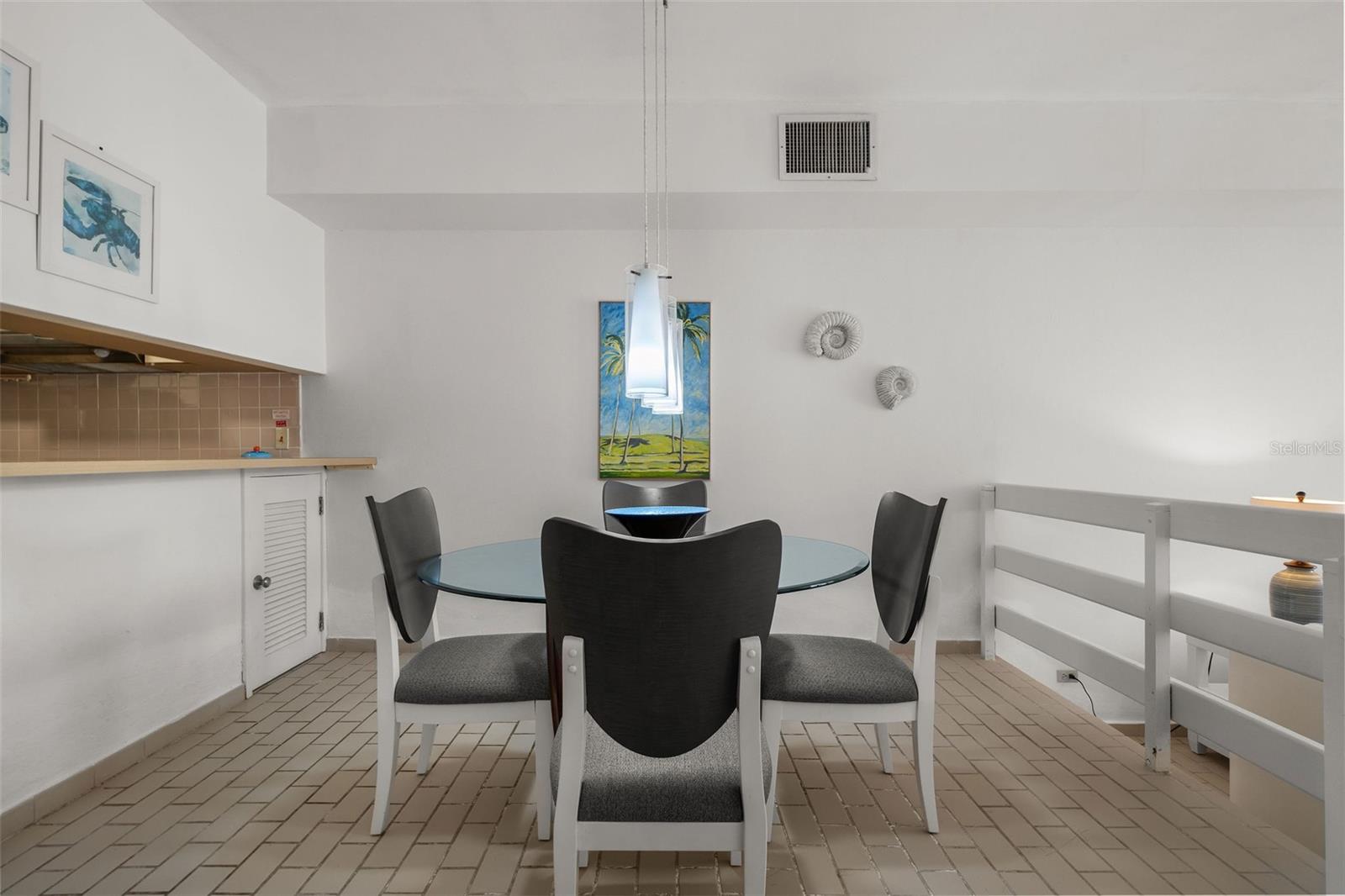 CRESCENT COVE CLUB CONDOMINIUM - Residential