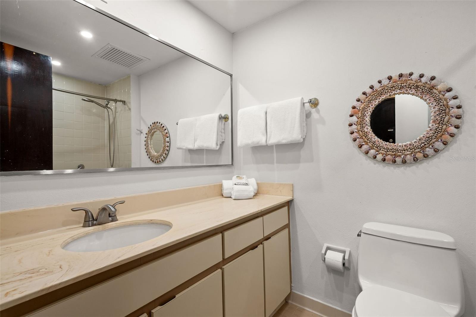 CRESCENT COVE CLUB CONDOMINIUM - Residential