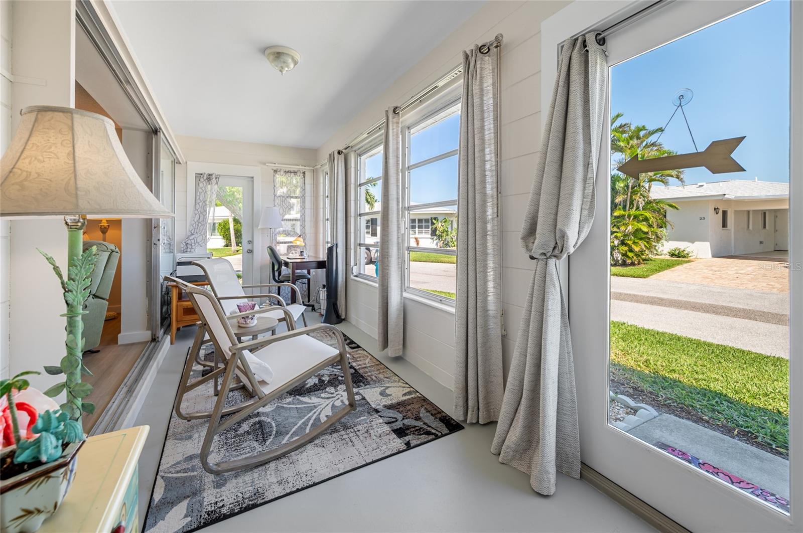 1977 BEACH ROAD 69