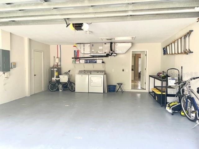 BAY OAKS ESTATES - Residential Lease