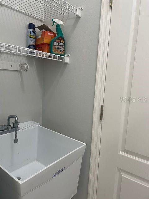 BAY OAKS ESTATES - Residential Lease