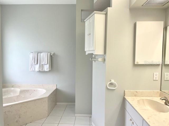BAY OAKS ESTATES - Residential Lease