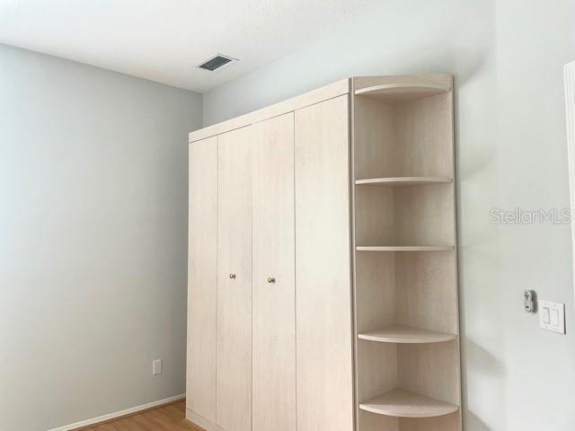 BAY OAKS ESTATES - Residential Lease
