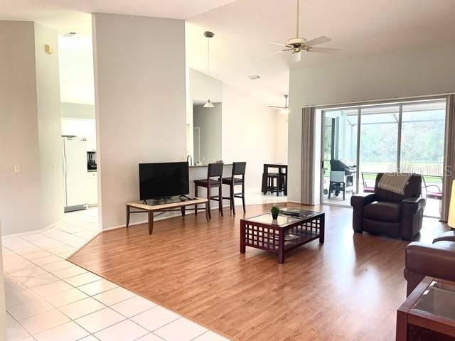 BAY OAKS ESTATES - Residential Lease