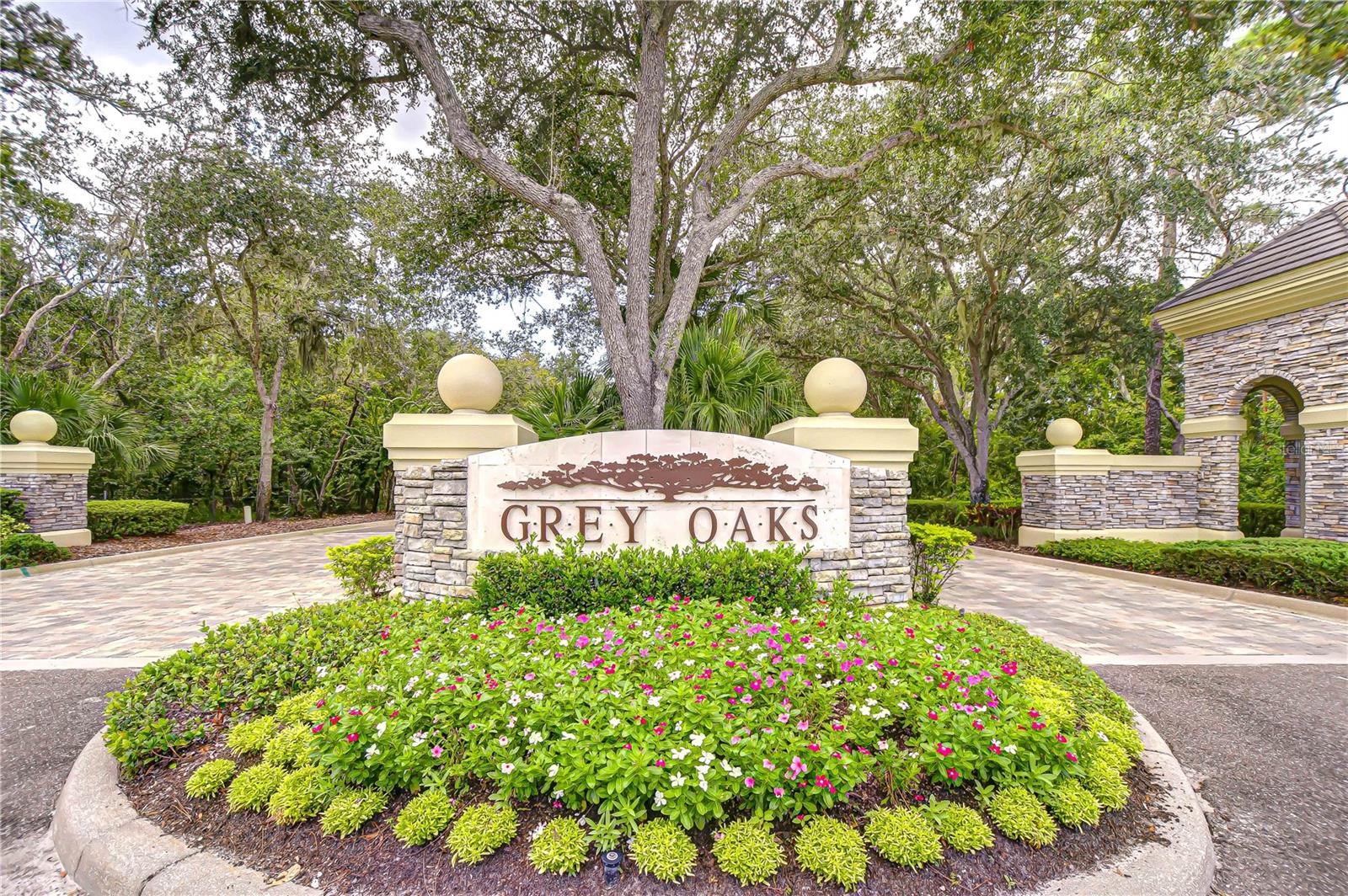 GREY OAKS - Residential