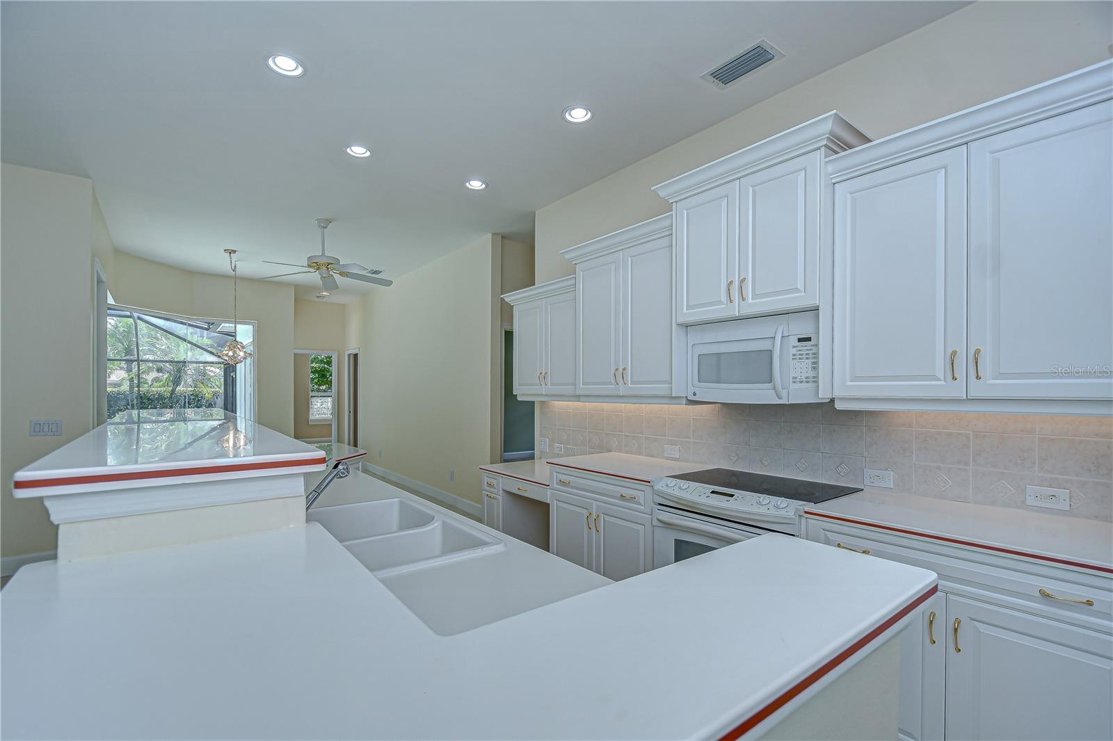 GREY OAKS - Residential