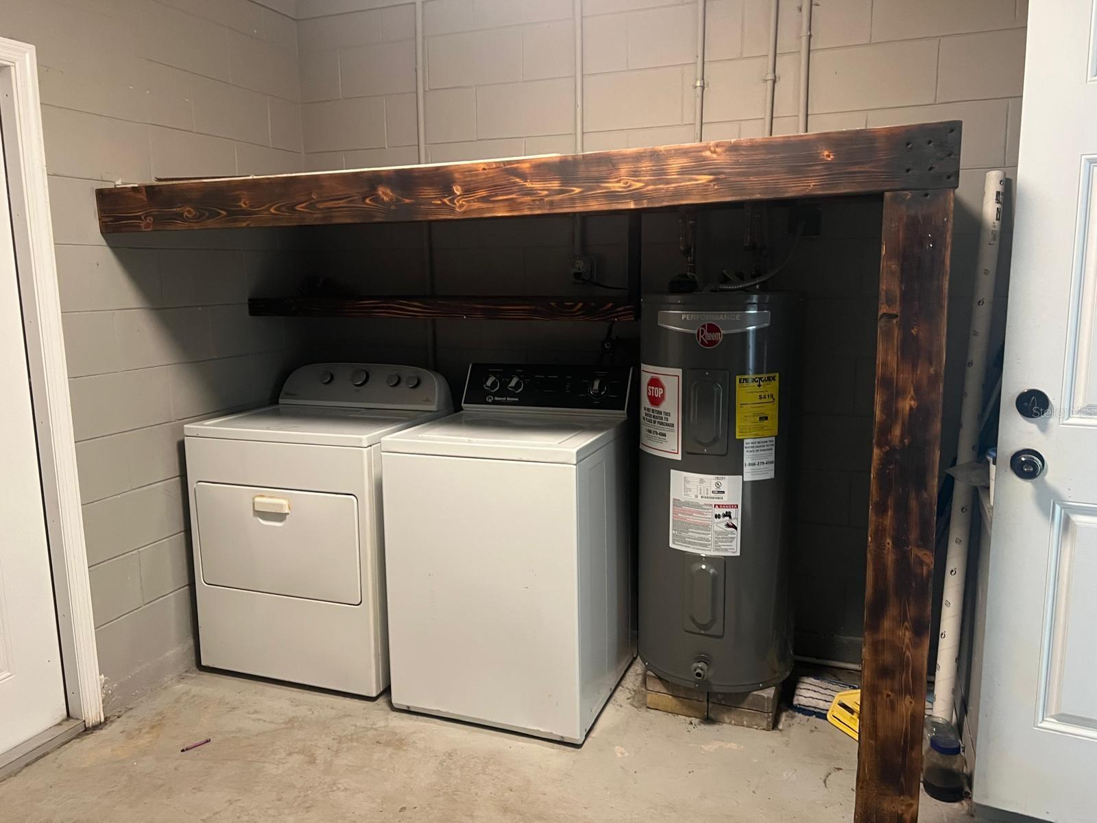 DELAWARE GARDENS - Residential Lease