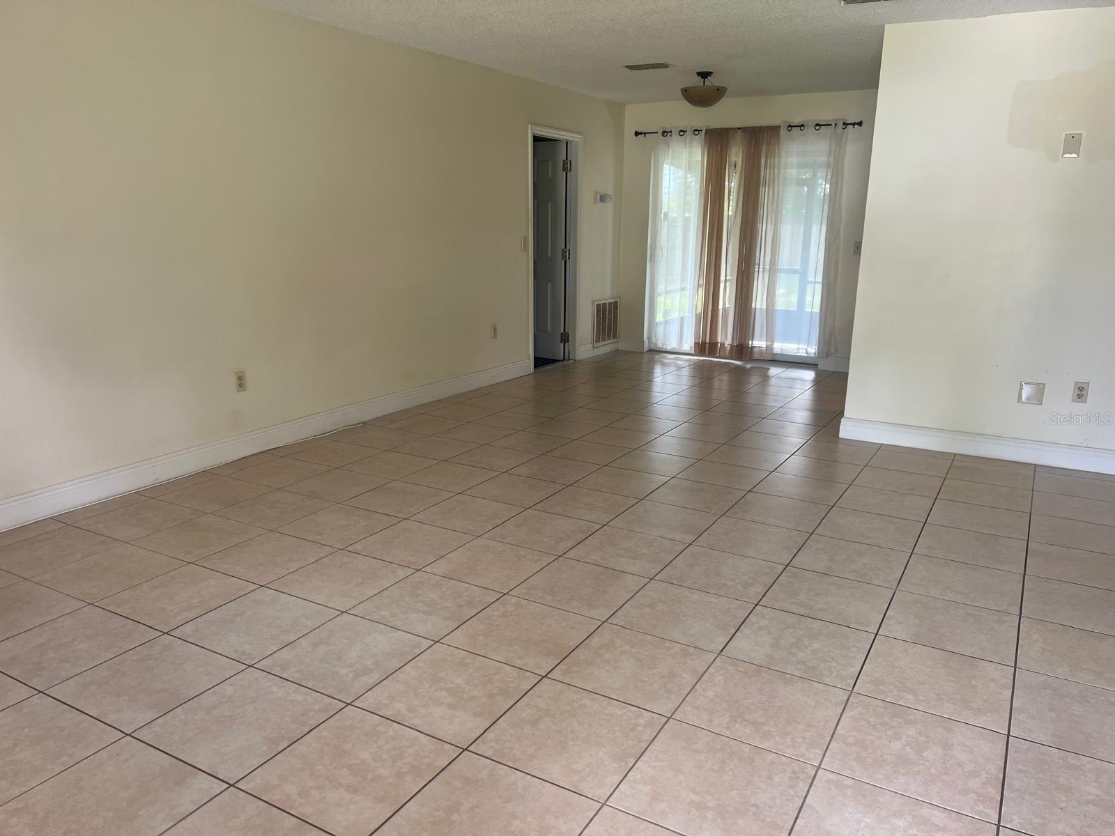 DELAWARE GARDENS - Residential Lease