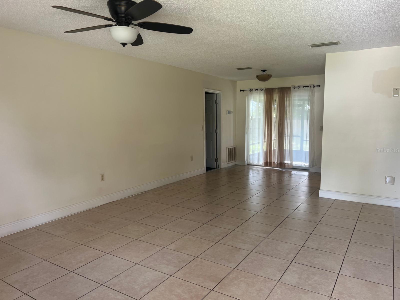 DELAWARE GARDENS - Residential Lease
