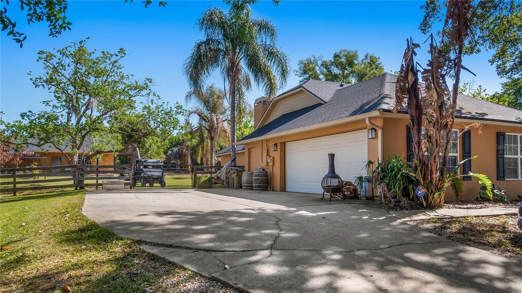 Photo of 10949 Poinciana Drive, Clermont, FL 34711 (MLS # G5111588)