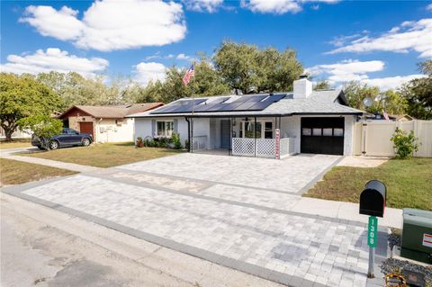 A home in SEFFNER