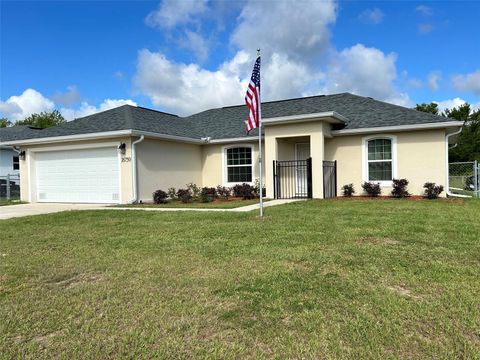 Photo of 16750 SW 18th Avenue Road, Ocala, FL 34473 (MLS # OM725853)