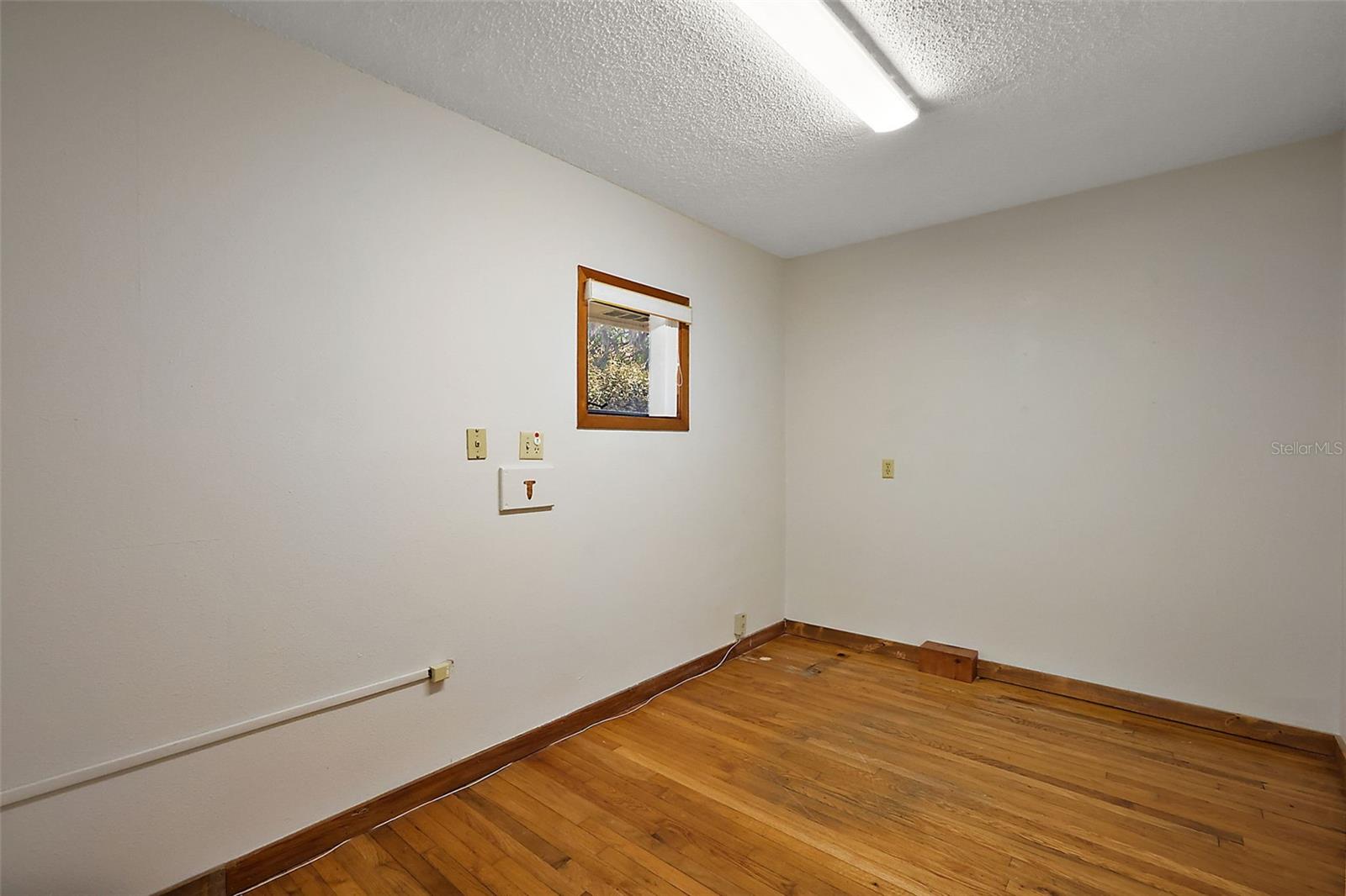 LEESBURG N C LEE ESTATE - Commercial Lease