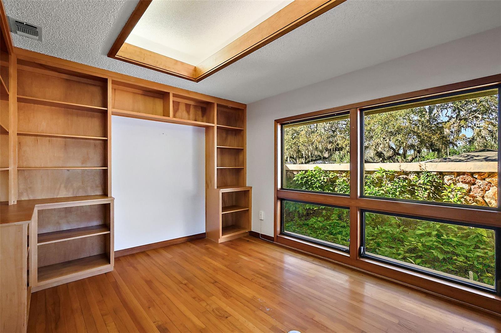 LEESBURG N C LEE ESTATE - Commercial Lease