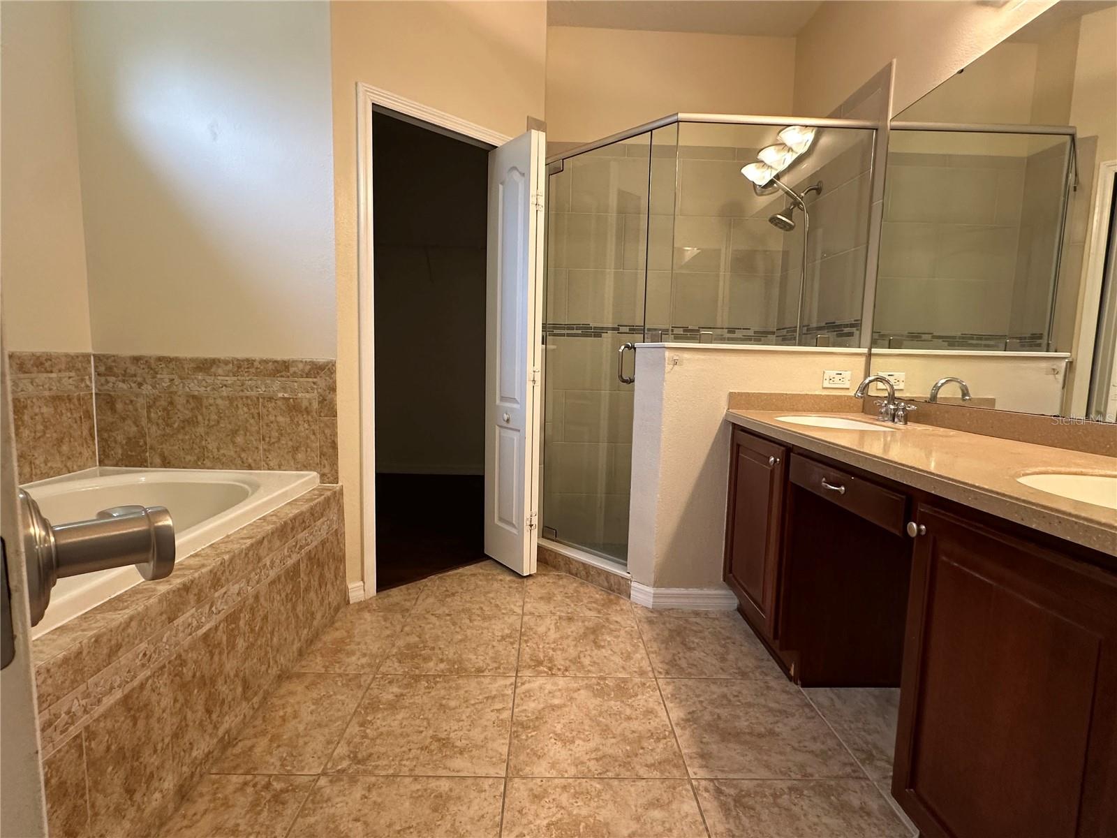 WYNDHAM LAKES ESTATES - Residential Lease