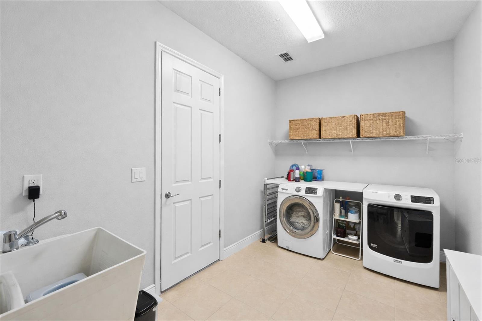 LA COLLINA PH 2A & 2B - Residential