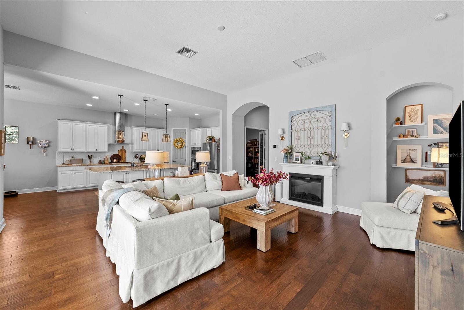 LA COLLINA PH 2A & 2B - Residential