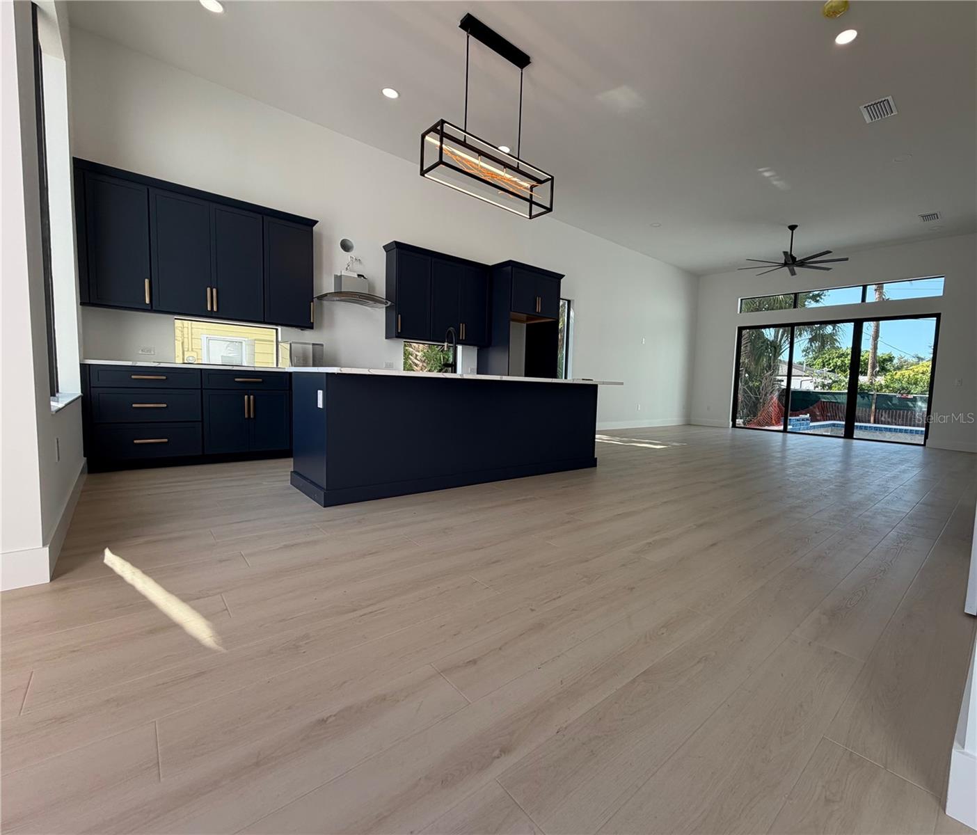 2069 HIBISCUS STREET