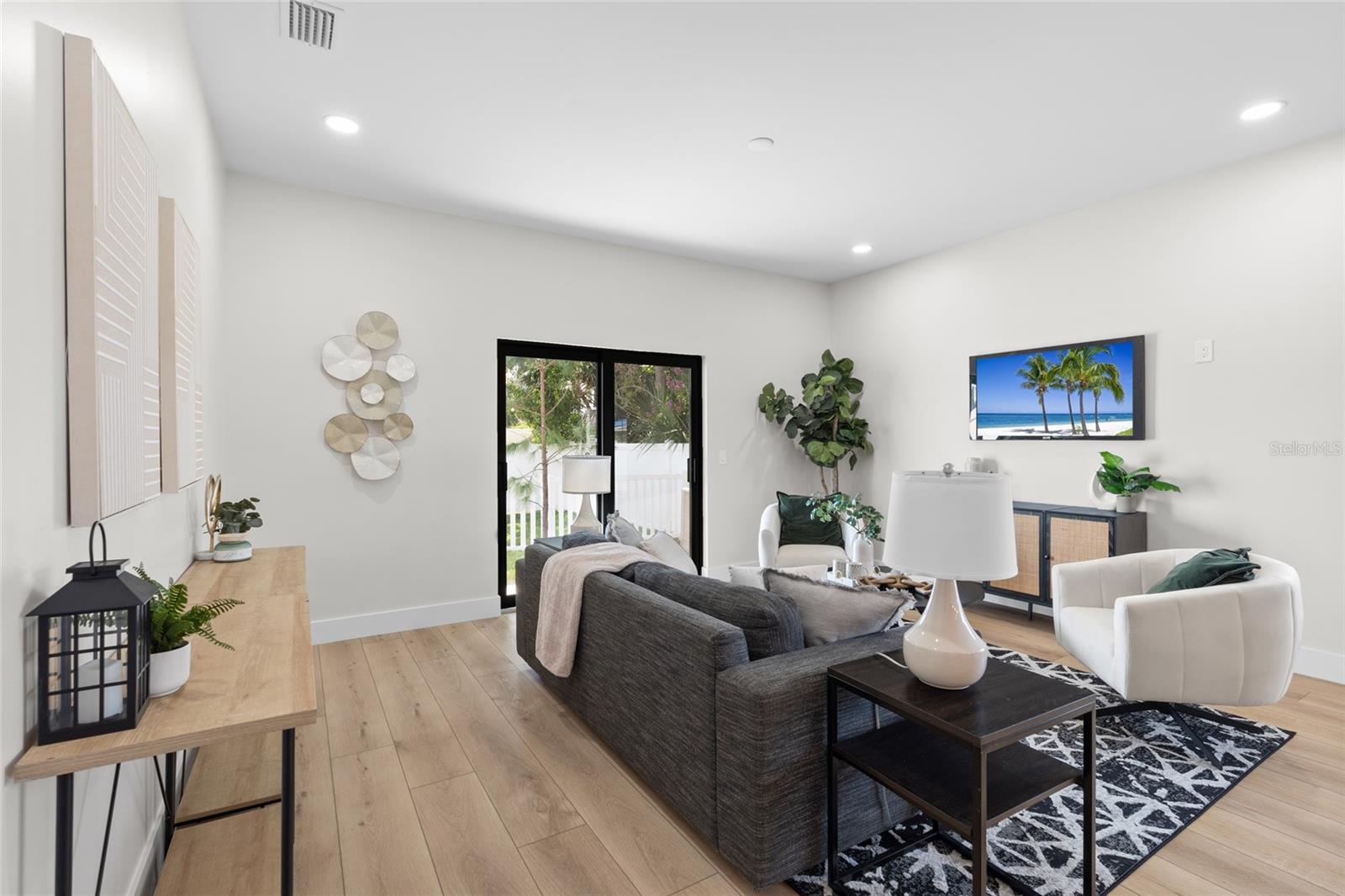 WESTSHORE PALMS - Residential