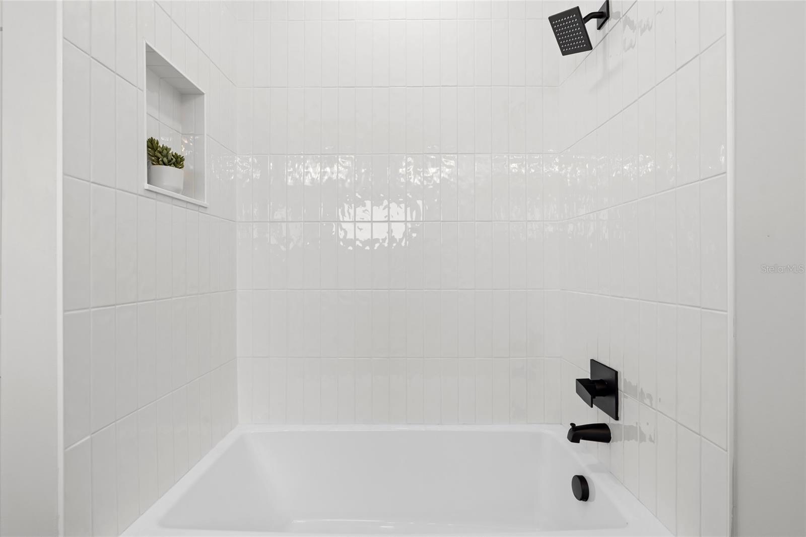 WESTSHORE PALMS - Residential