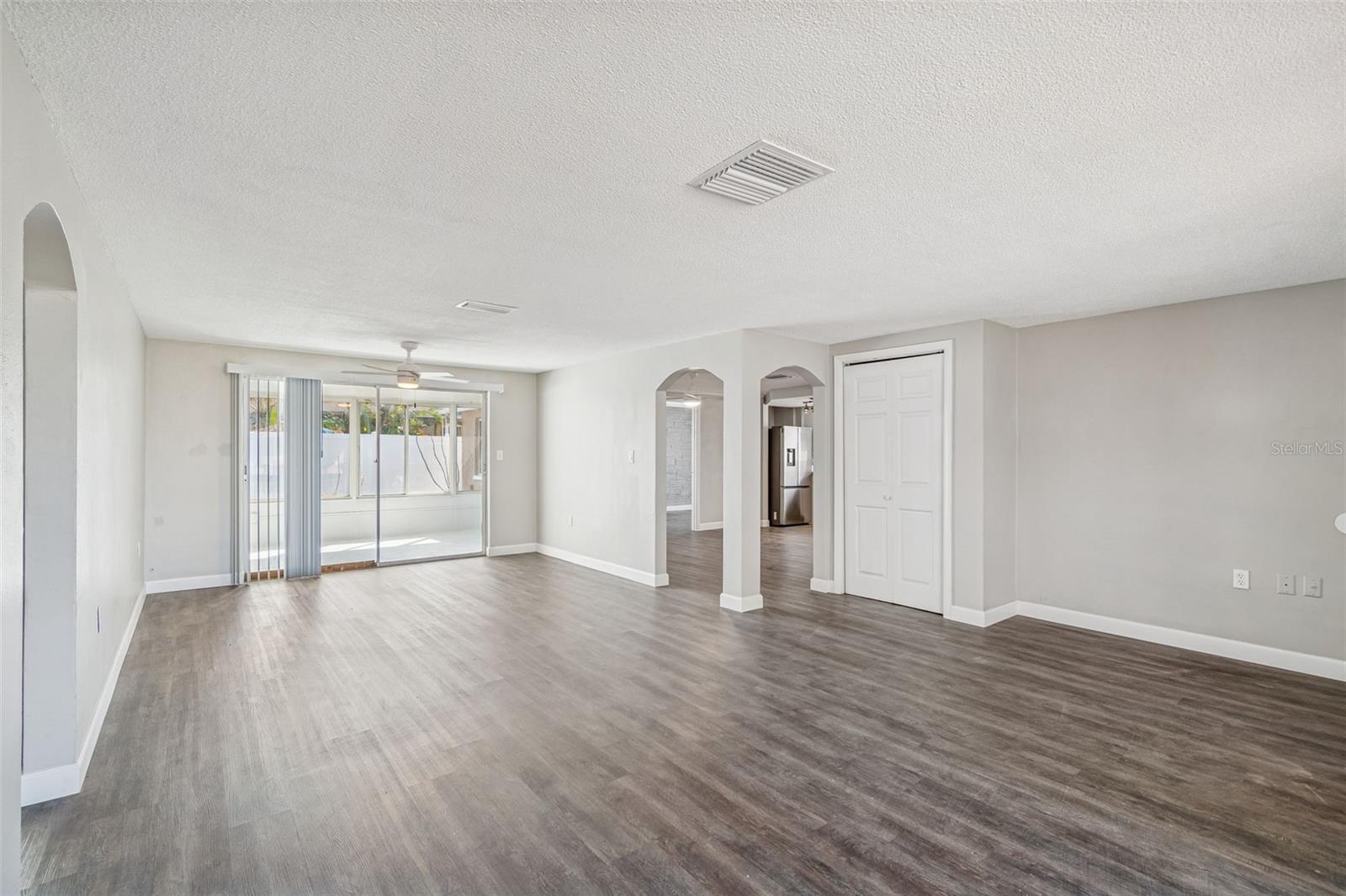 REGENCY PARK - Residential