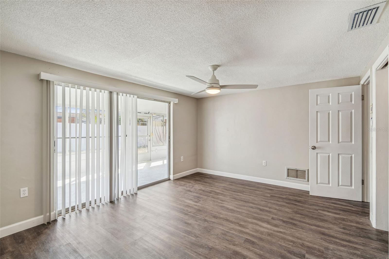 REGENCY PARK - Residential